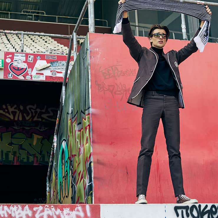 St. Pauli Jackett mit feiner weisser Samtlitze